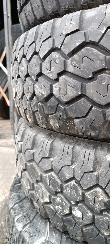 245/75/17"dunlop tyre - 1