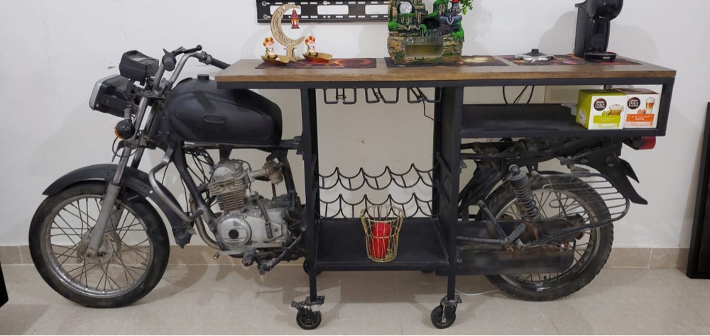 Cafe Corner motorcycle half real - 1