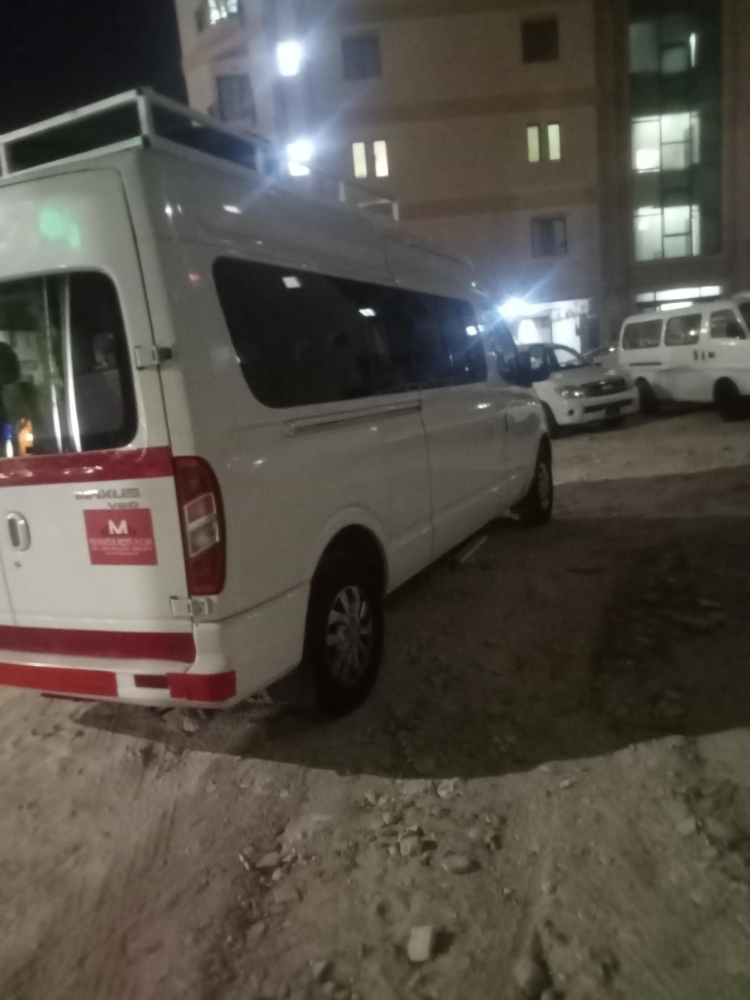 Very clean bus, air conditioner, - 4