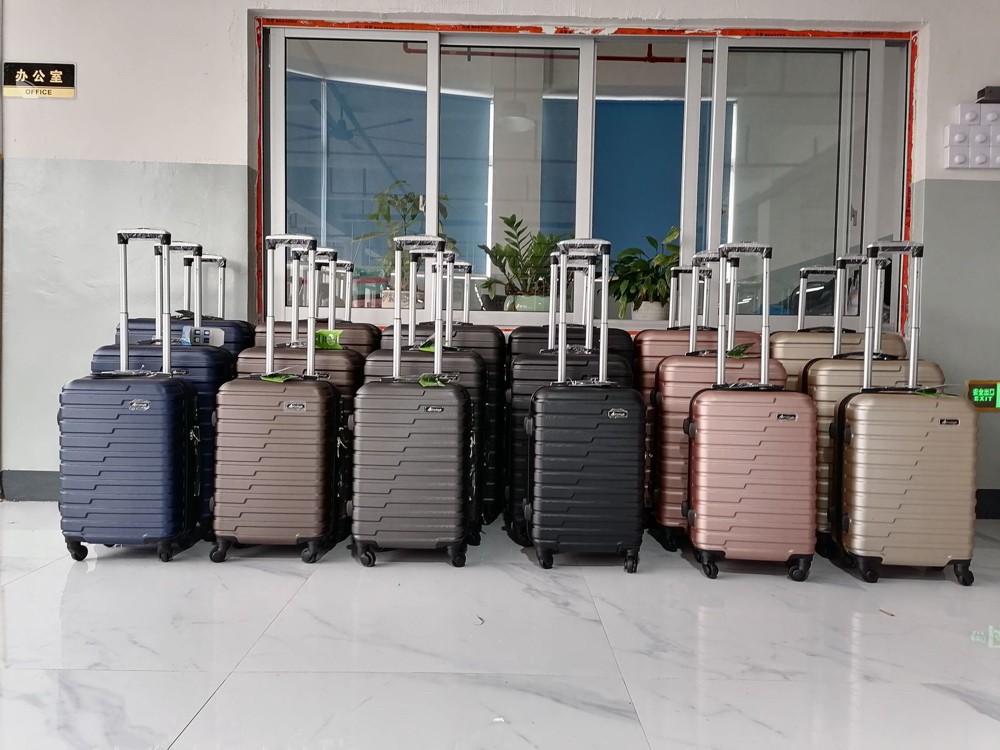 طقم حقائب سفر 3 قطع - 1