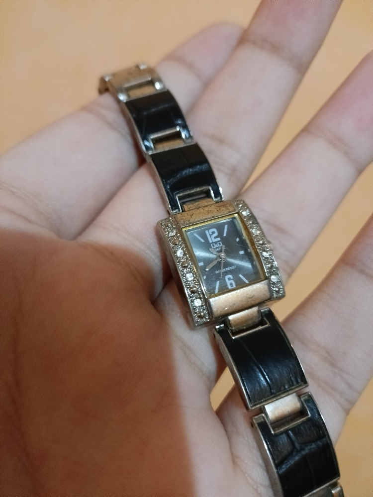 Multiple Women Items for Sale - 2