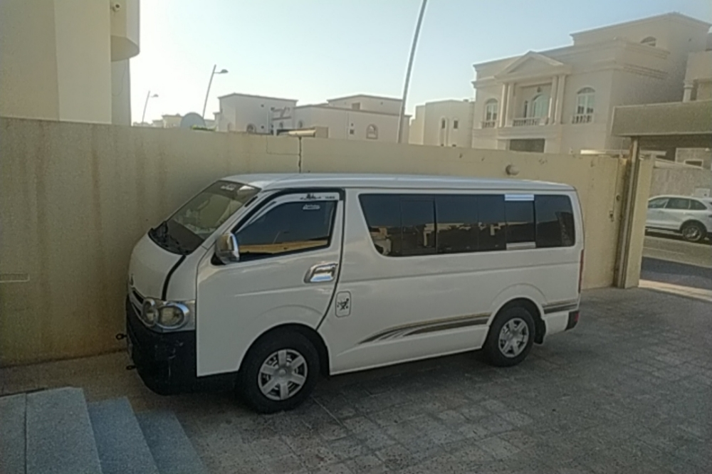 باص للايجار مطار صالون مطاعم - 1