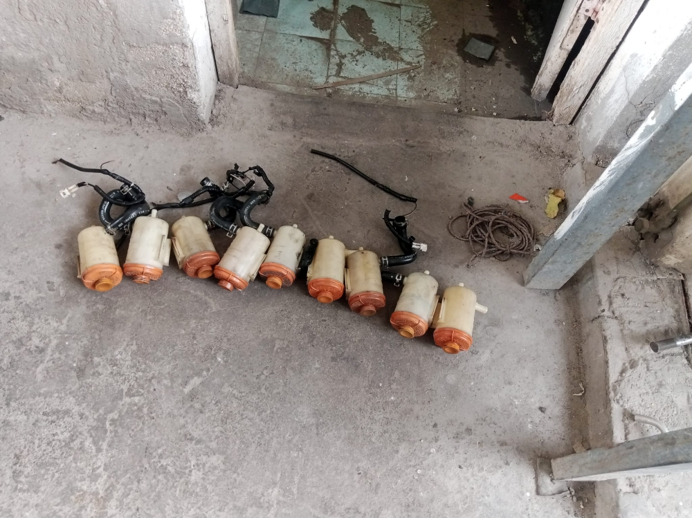suzuki jimny power bottles - 1