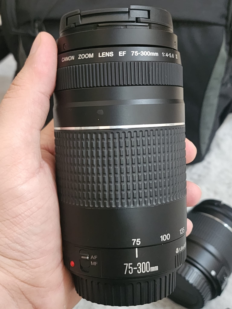 canon camera 2000D - 2
