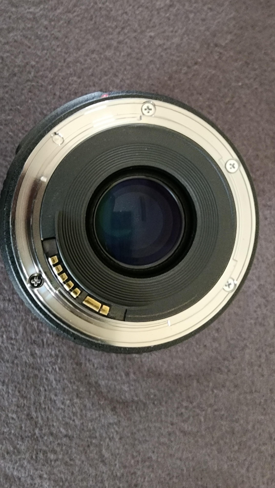 Canon EF 35mm f/2 USM Wide-Angle - 3