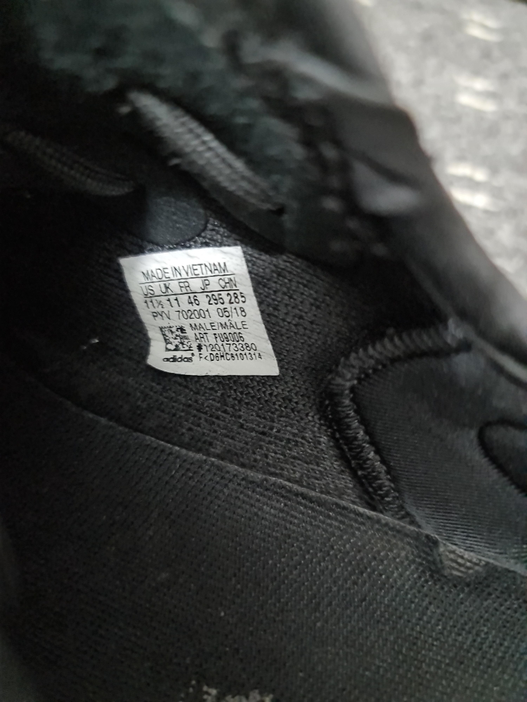 adidas 11#  10 1/2# - 5