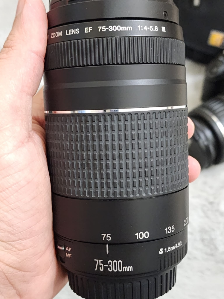 canon camera 500D - 4