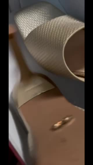 gold heels - 4
