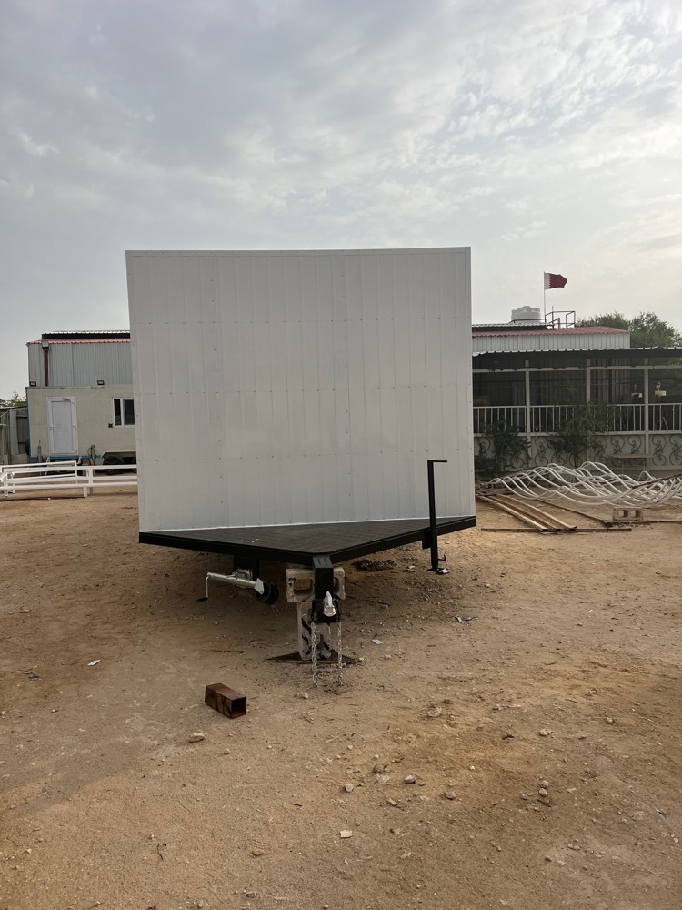 Store trailer with shelves - 2