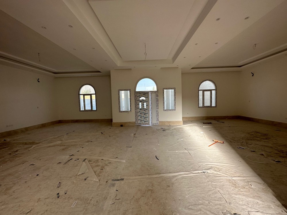 للبيع فيلا الدحيل 595م  - 15