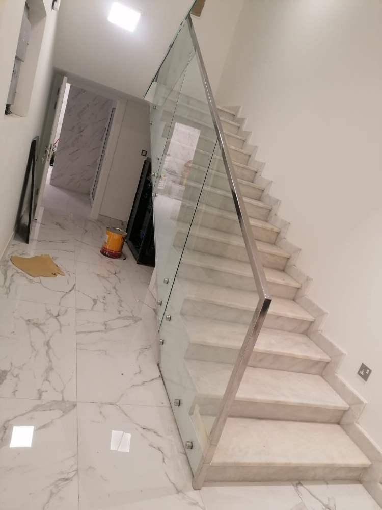 staircase handrail with glass - 2