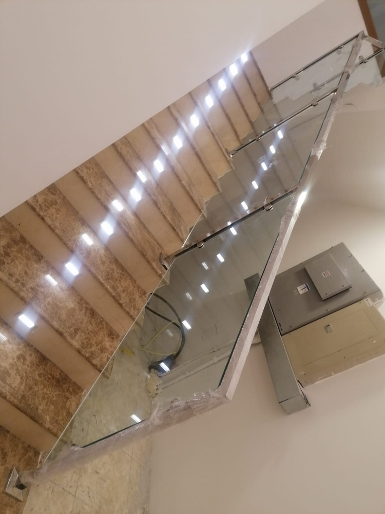 staircase handrail with glass - 6