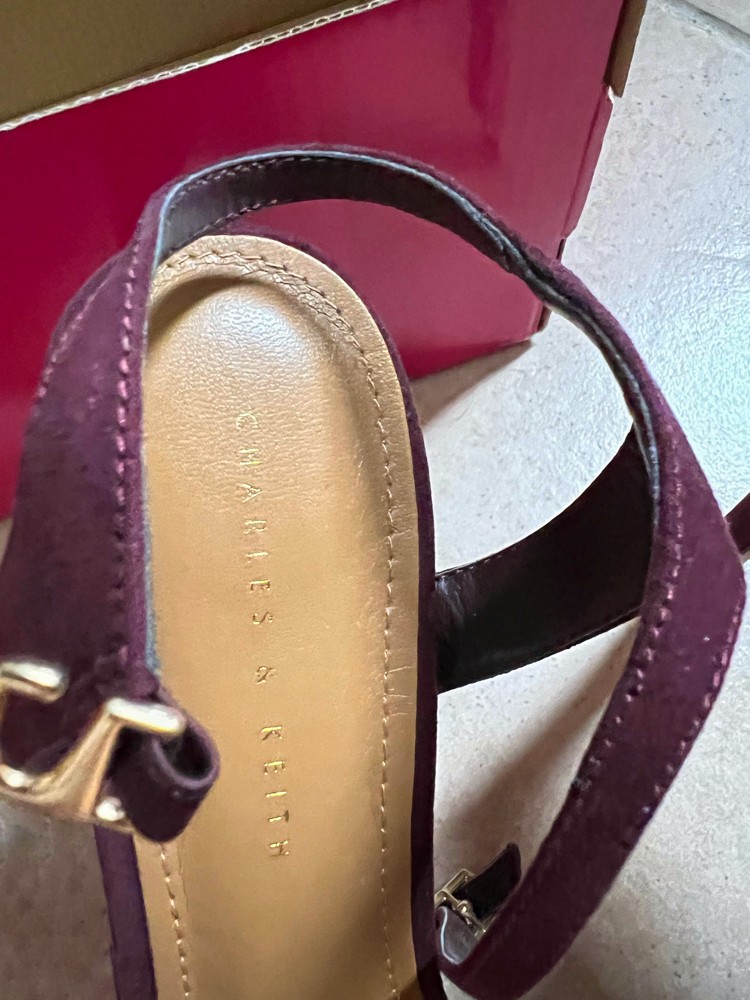CHARLES & KEITH Sandal - 6