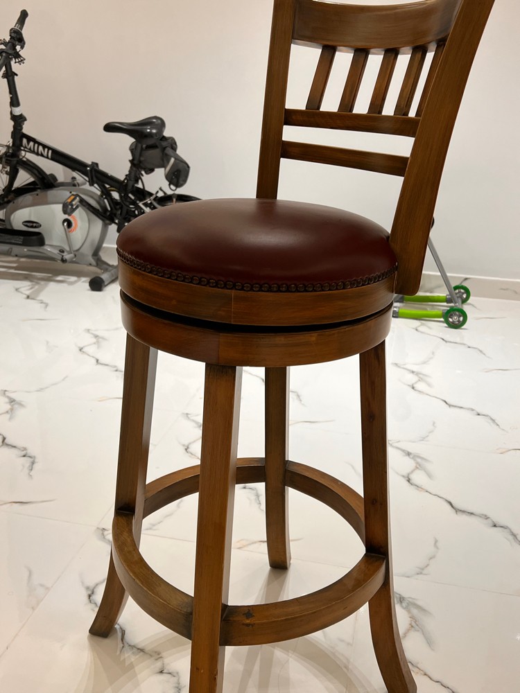 8 dining chairs - 4