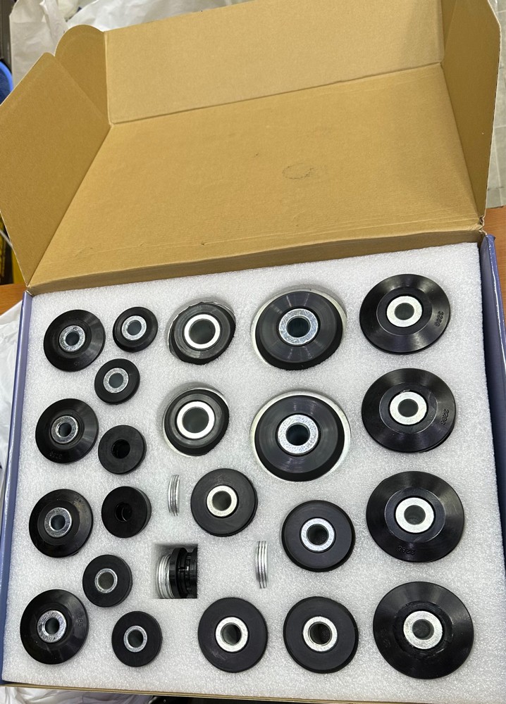 Land Cruiser bushings 22 piece  - 1