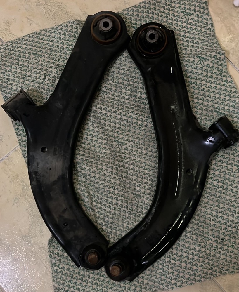 Used Lower control arm (original) - 1