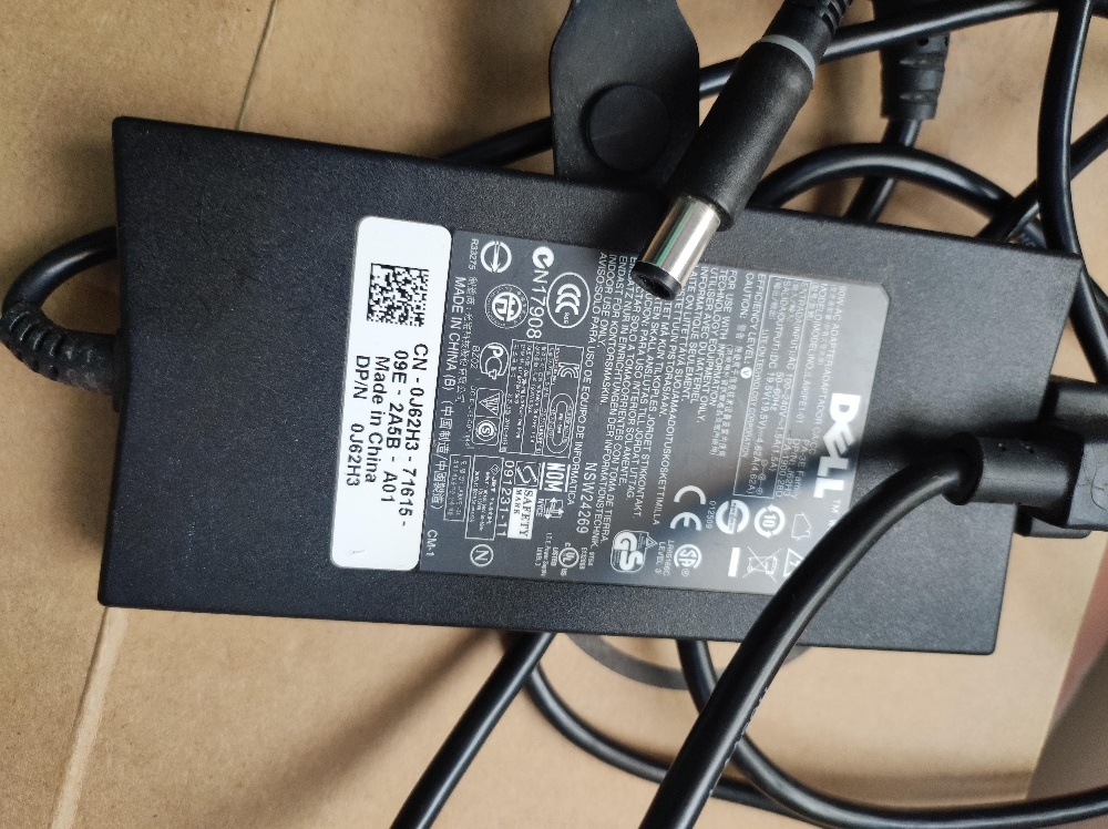 DELL LAPTOP CHARGER - 1