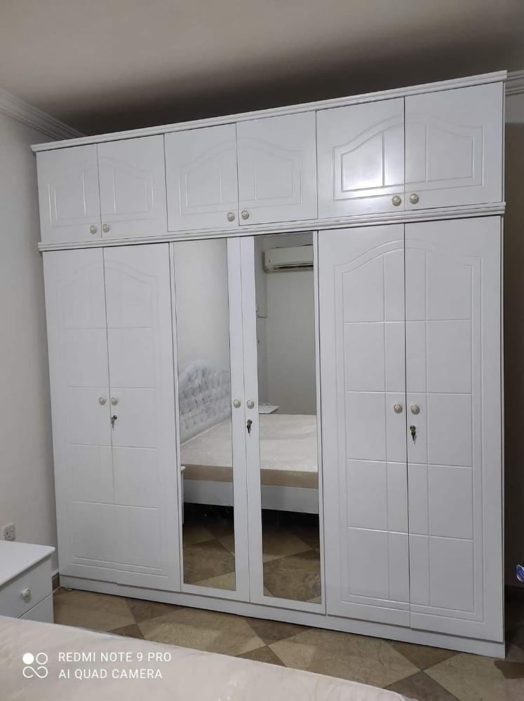 بيع وتصنيع خزانة بستة أبواب. - 1