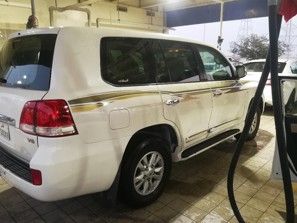 Land Cruiser - 7