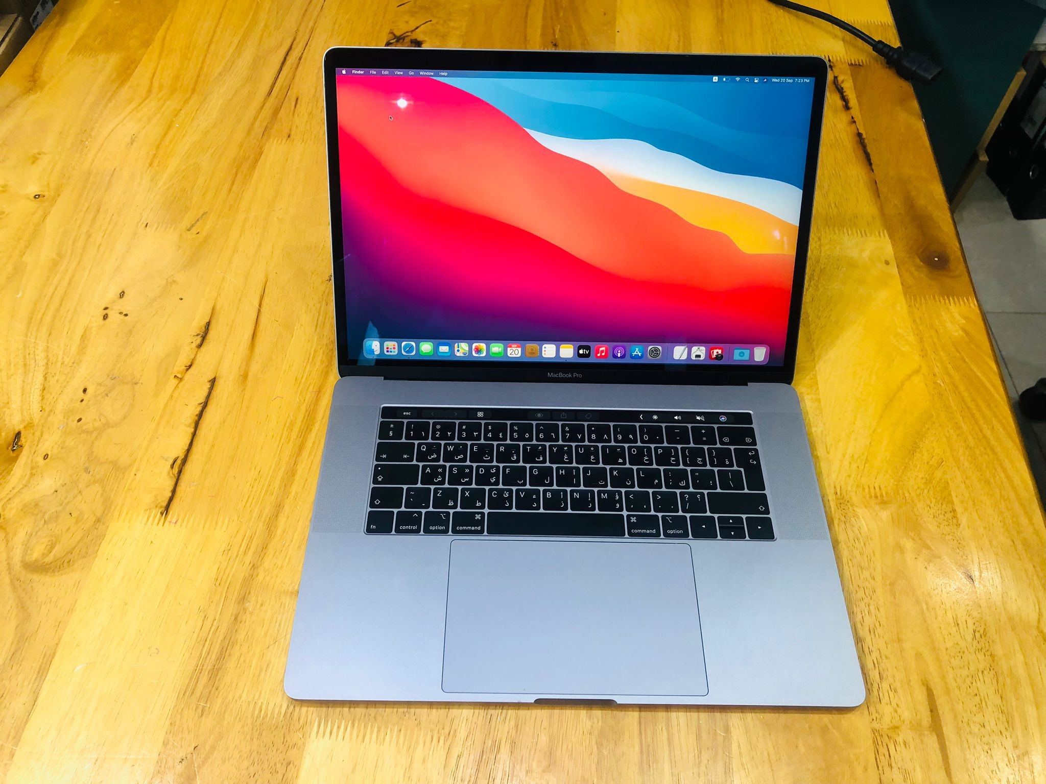 APPLE MACBOOK PRO CORE i9 - 1