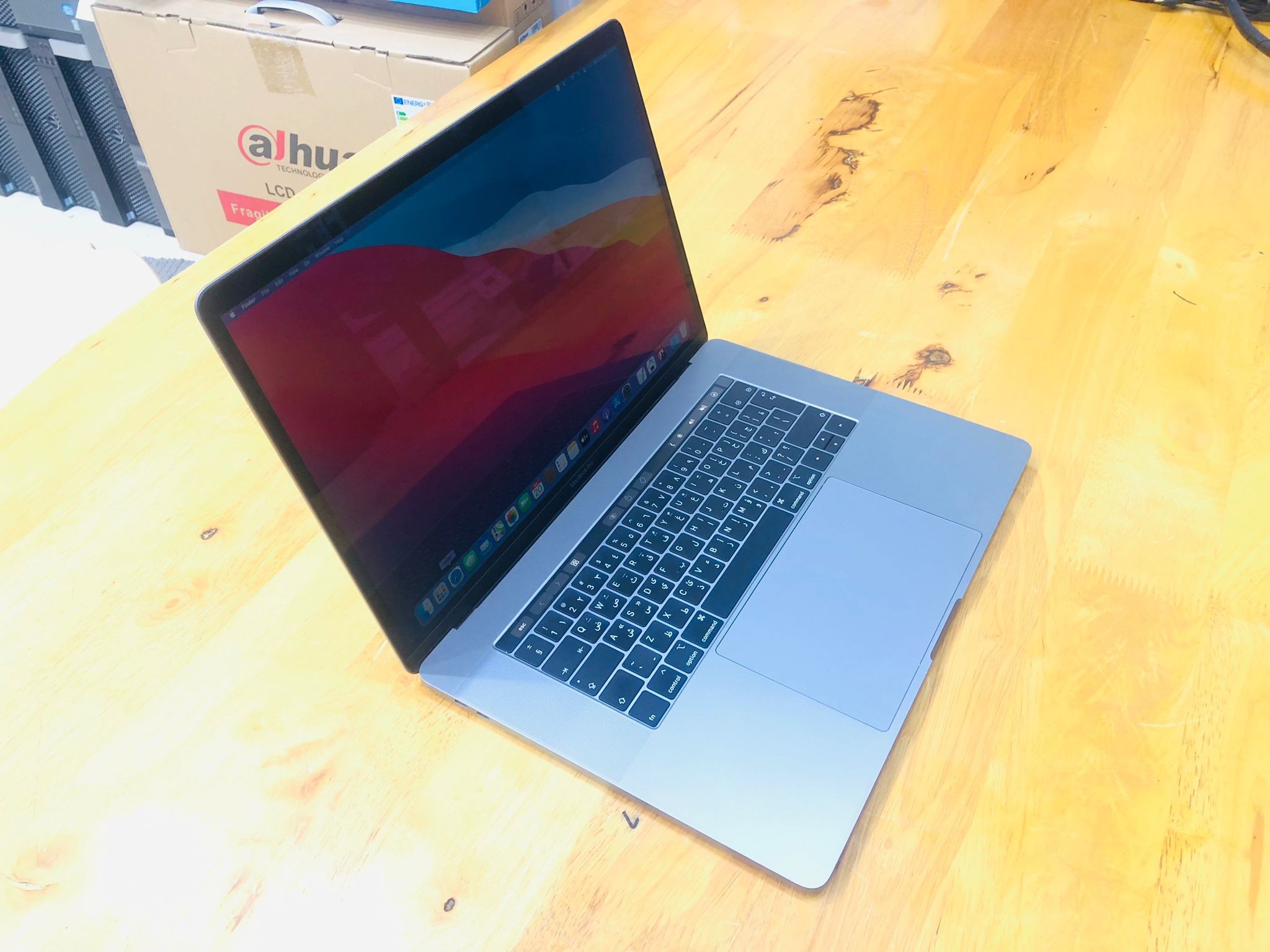 APPLE MACBOOK PRO CORE i9 - 2