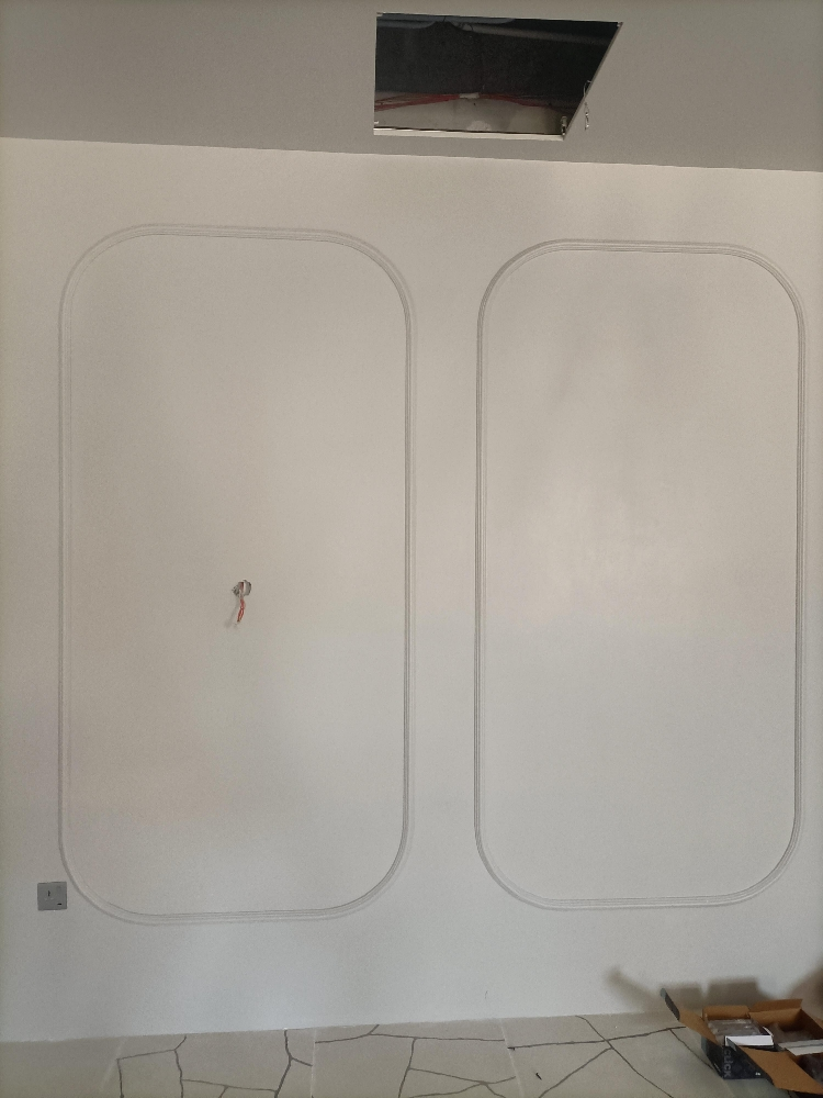 moulding frem and wallpaper - 2