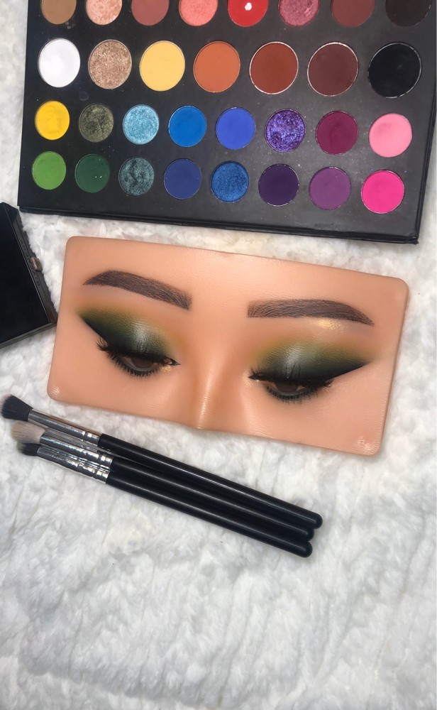 Pro makeup artist - 11