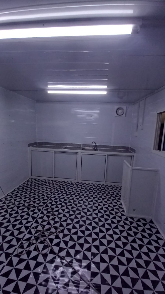 Caravan,Cabin, kitchen & toilet - 4