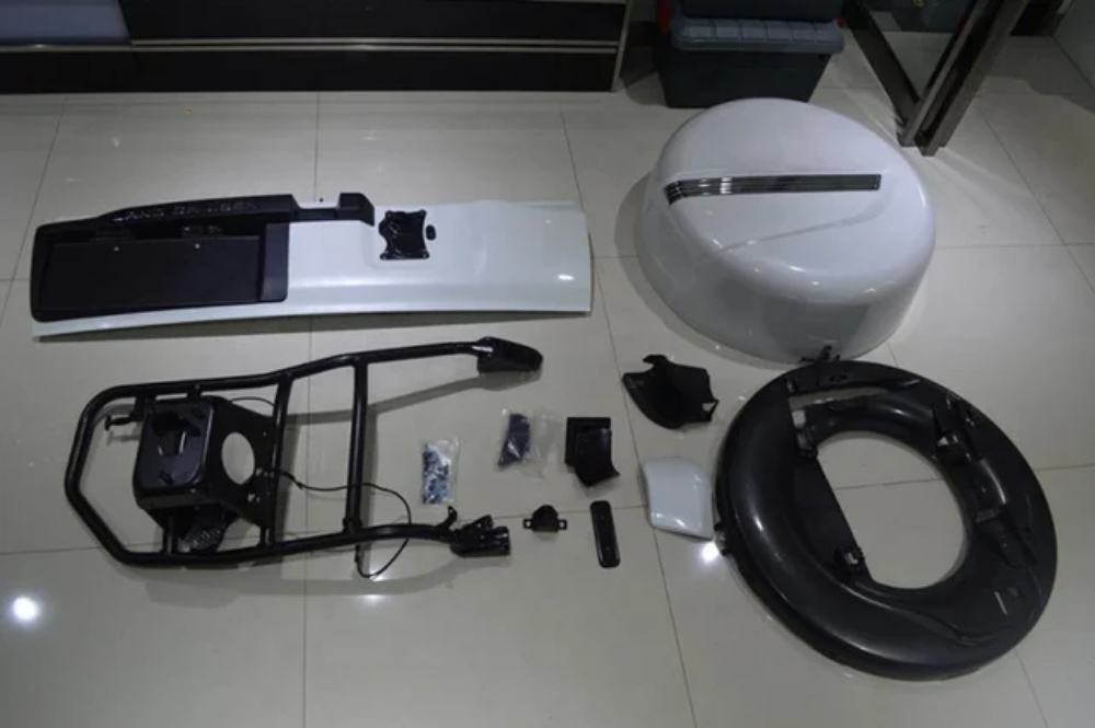 Land cruiser Spare wheel bracket - 2
