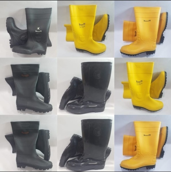 Rain Coat and Gum Boot For Sale - 4
