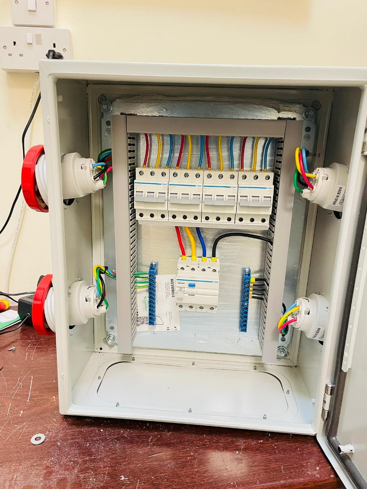 electric power distribution panel - 1