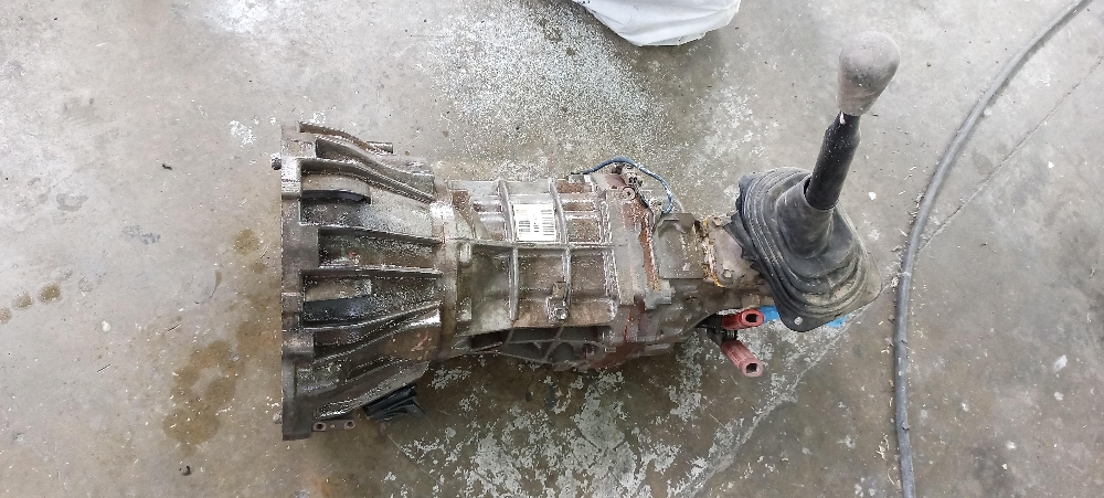 Toyota Hilux Gear 2005 Model - 1