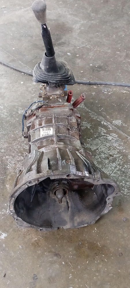 Toyota Hilux Gear 2005 Model - 2