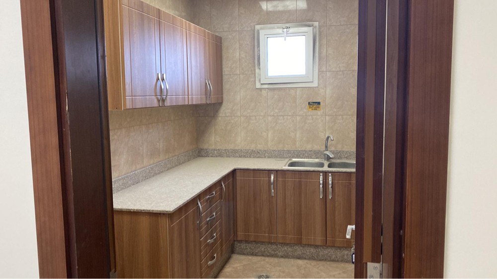 محلات وشقق سكنية بالوعب للايجار  - 4
