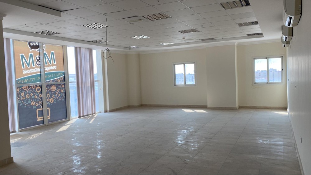 محلات وشقق سكنية بالوعب للايجار  - 1