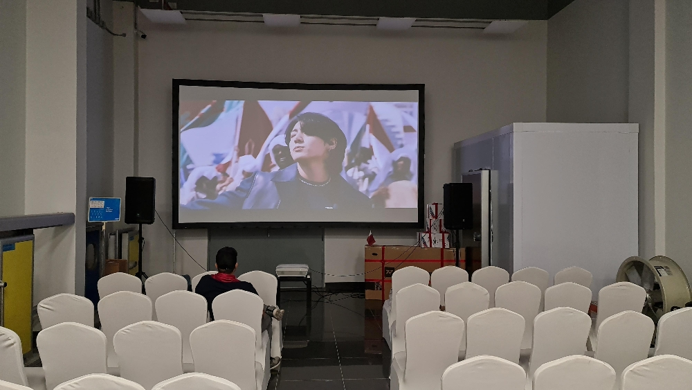 Cinema Projector For rent - 2