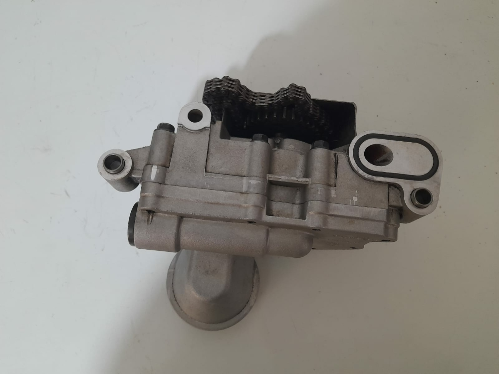 Kia Engine oil pump 298 ryal - 3