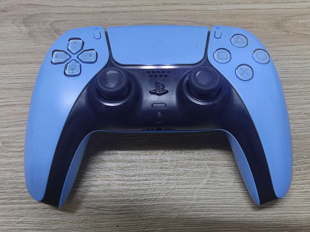 PS5 controller used Blue - 1