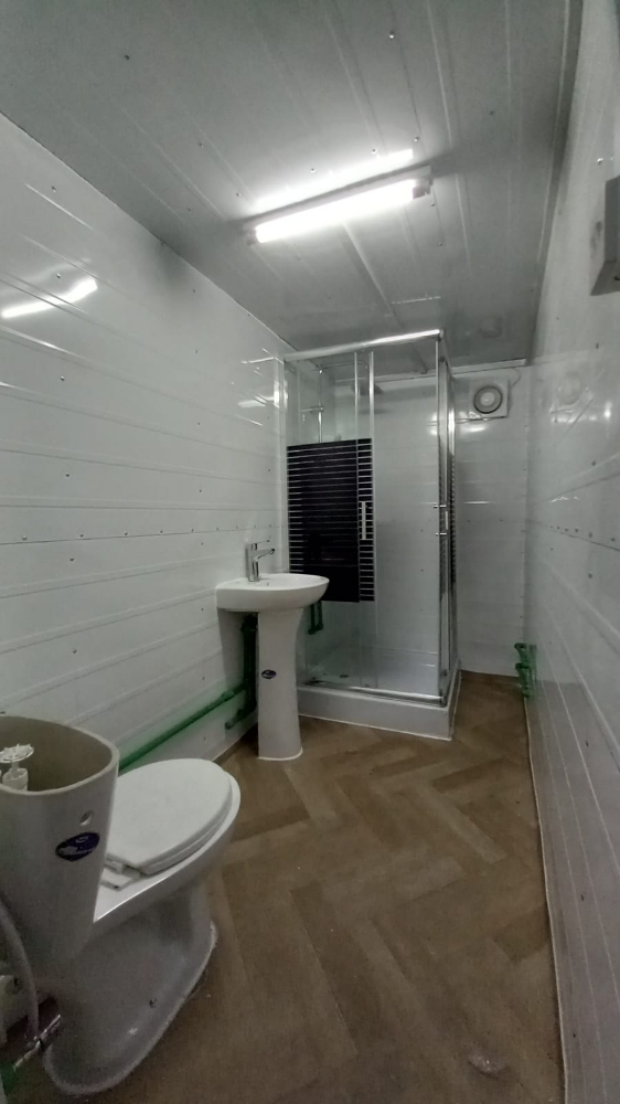 Caravan,Cabin, kitchen & toilet - 4