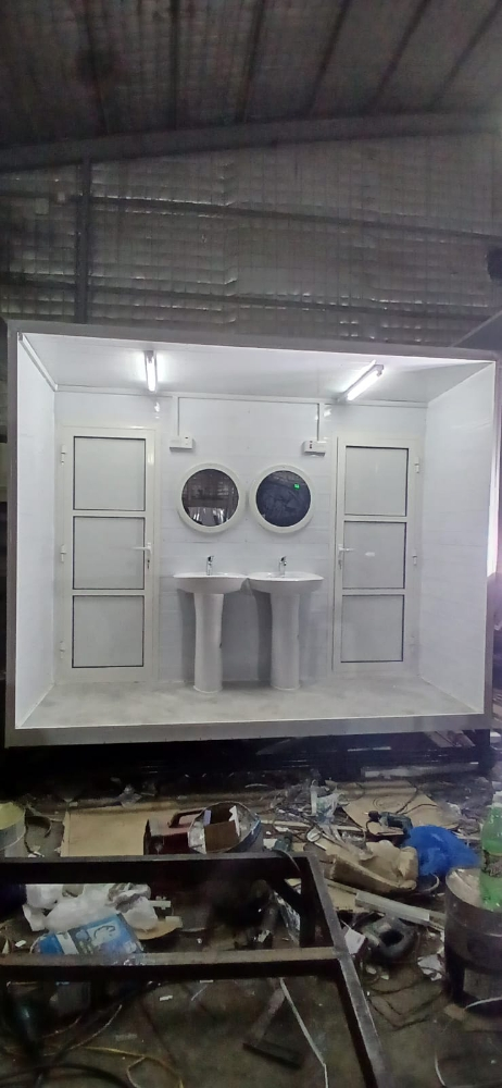 Caravan,Cabin, kitchen & toilet - 1