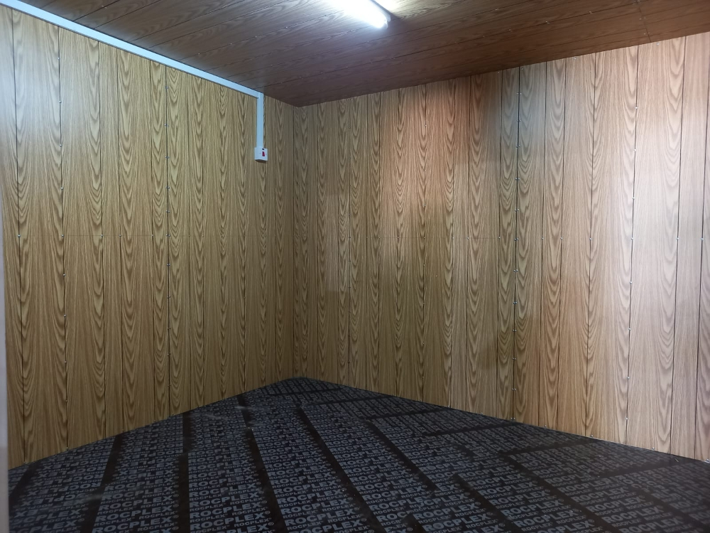 Caravan,Cabin, kitchen & toilet - 7