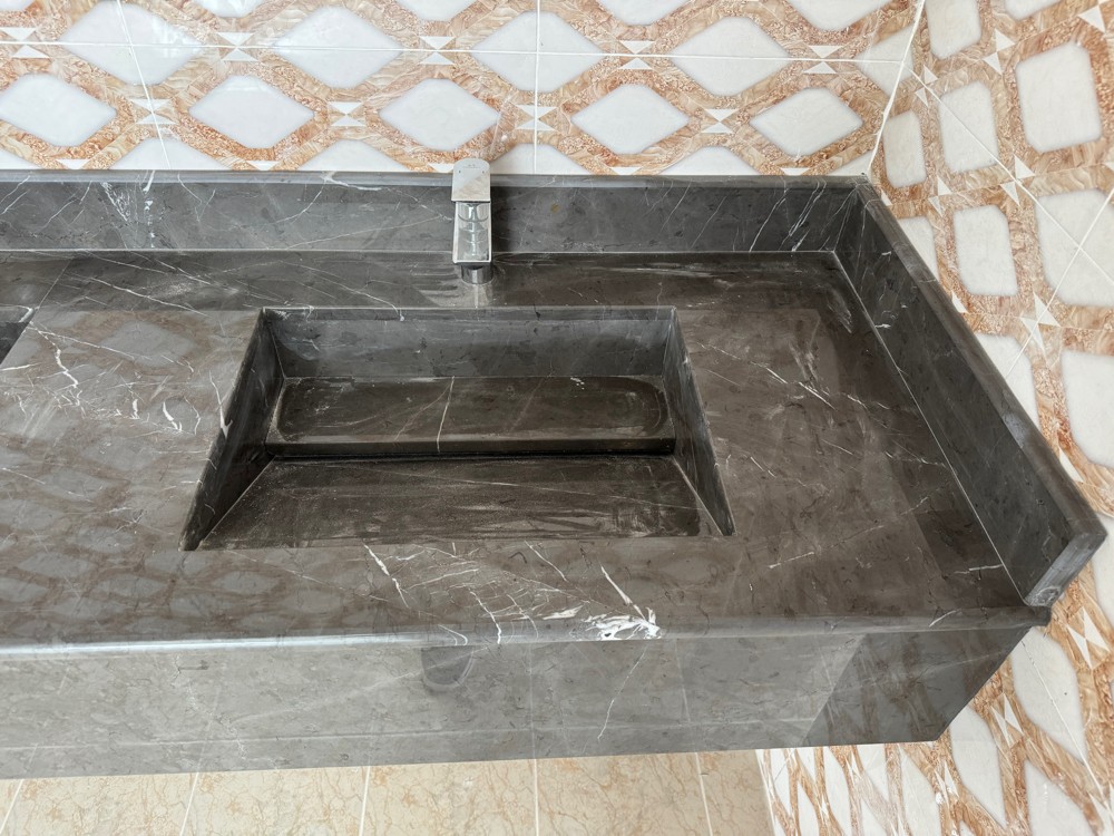 Natural marble and drawers - 12