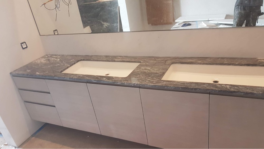 Natural marble and drawers - 7