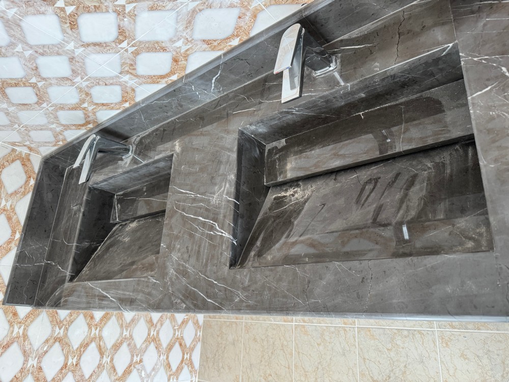 Natural marble and drawers - 3