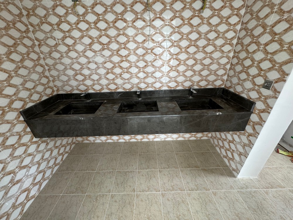 Natural marble and drawers - 13