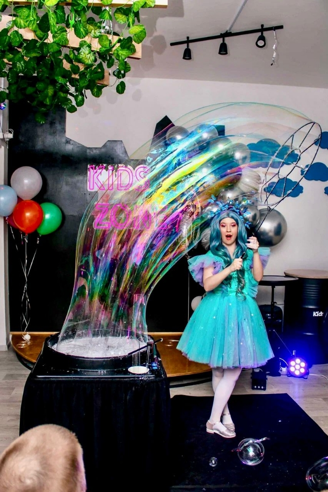 Bubbles show for celebration - 4
