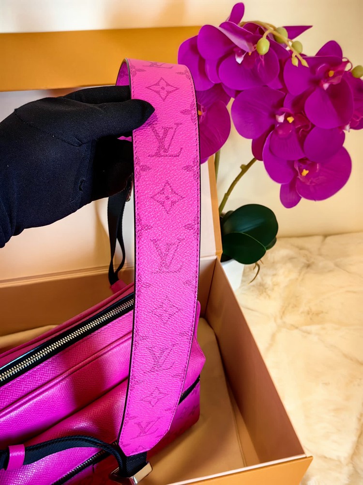 Original Lv Outdoor massanger - 9