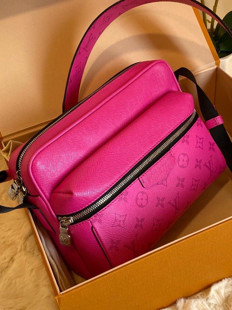 Original Lv Outdoor massanger - 2