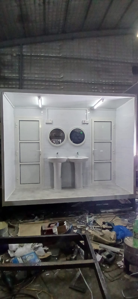 Caravan,Cabin, kitchen & toilet - 10