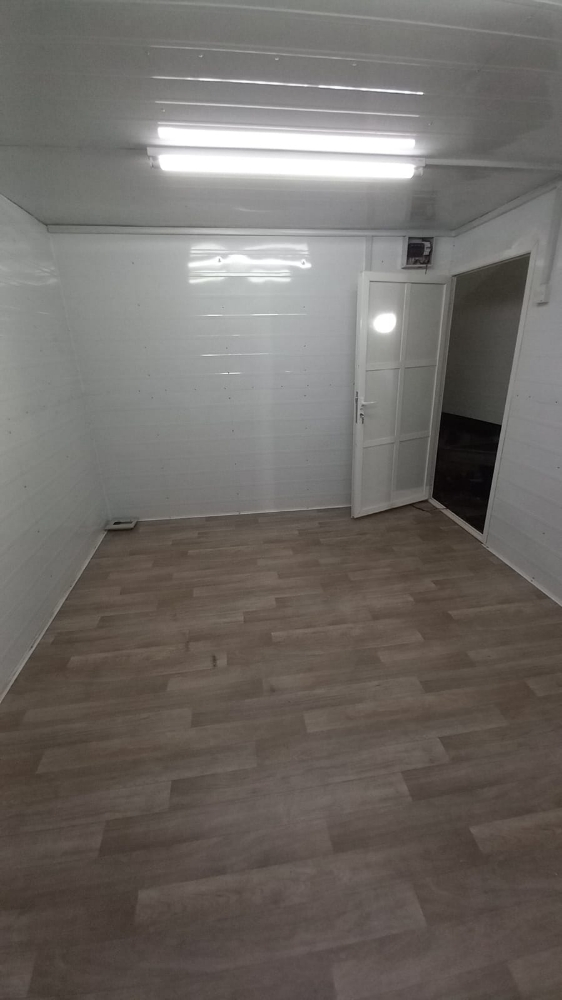 Caravan,Cabin, kitchen & toilet - 12